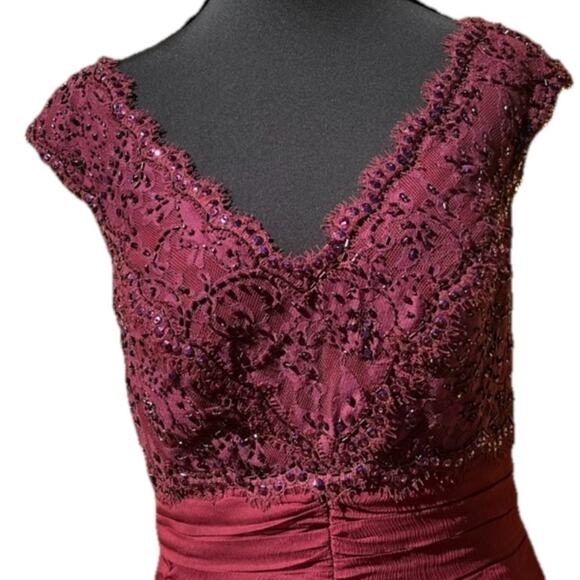 TADASHI SHOJI Lace Beaded Sleeveless Evening Dress Burgundy Wine 6 Prom Wedding - Picture 3 of 9